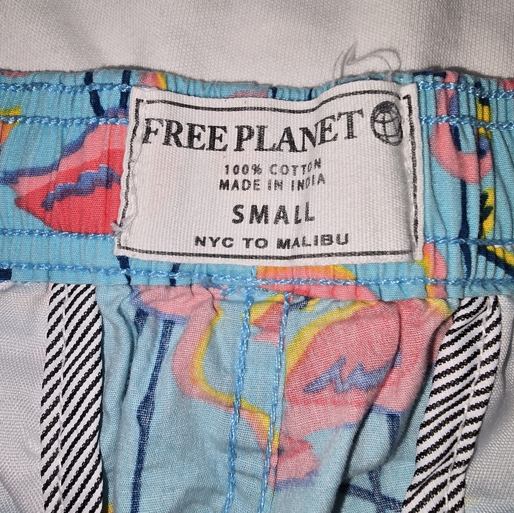 Free Planet Flamingo Cotton Shorts Size Small - Picture 7 of 8